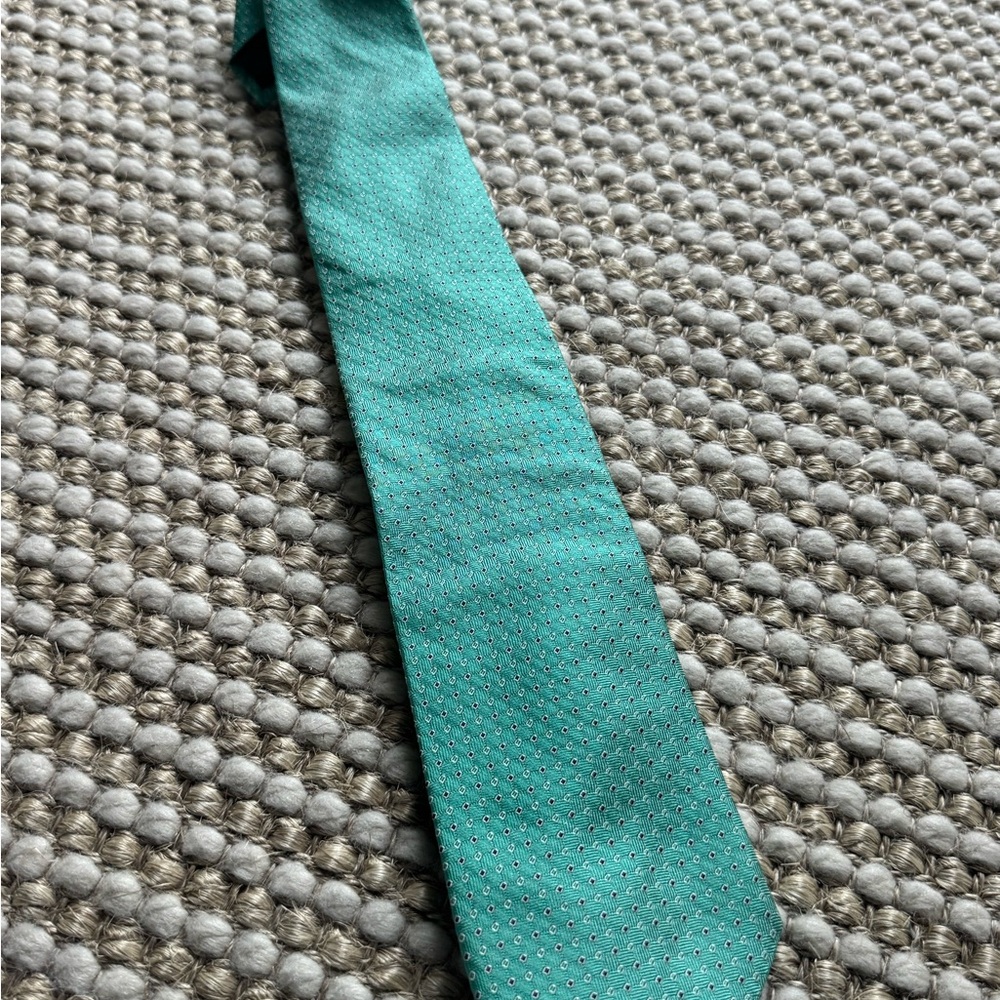 Multiple formal ties - Picture 6 of 11